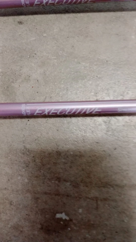 Spalding Executive EZ- 3-PW 7 Pc Iron Set, Driver and 3,5 Woods Pink Purple RH - Image 4 of 4