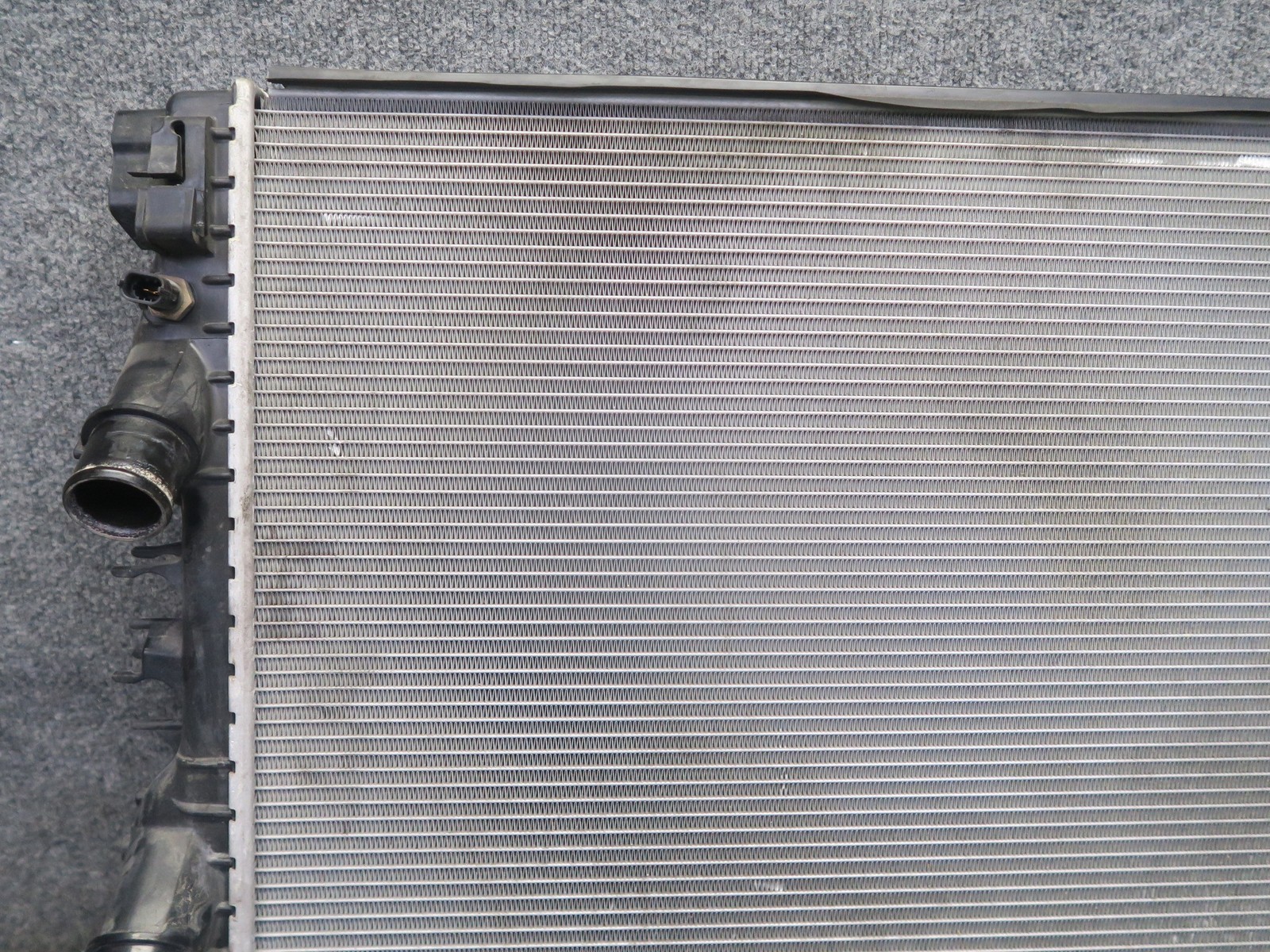 2017-2020 MASERATI LEVANTE M161 3.0L ENGINE COOLING RADIATOR 16485982