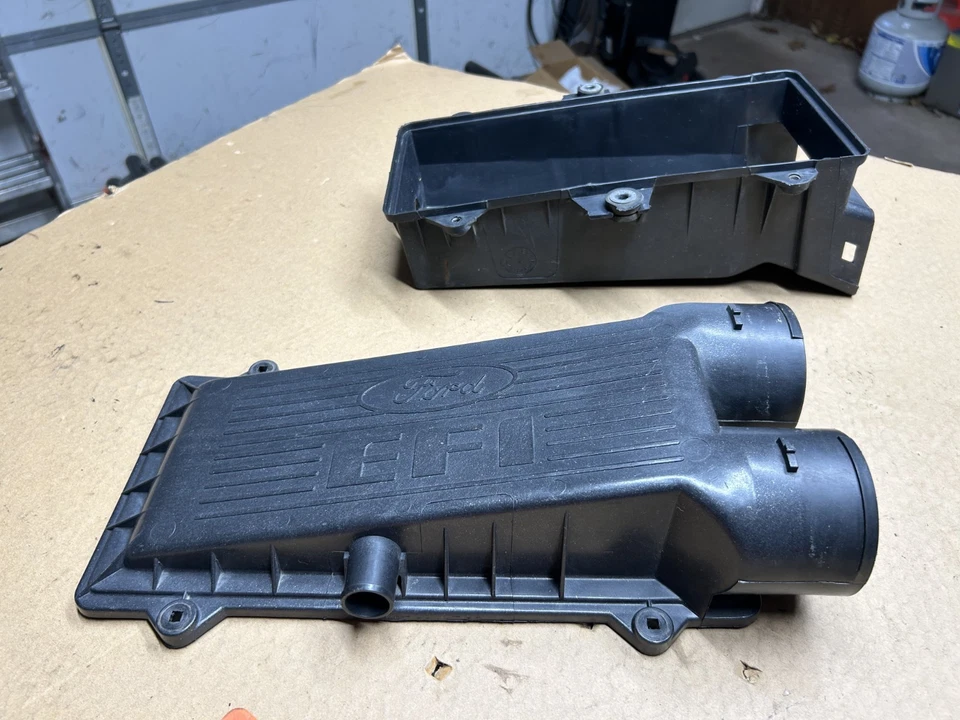 Furgoneta Ford E-150 Econoline 87-96 - 4.9 5.0 5.8 caja filtro aire carcasa sin masa Foto 3 de 4