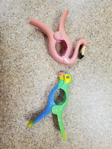 Jumbo Size Beach Towel Clips for Chairs Pool And Cruise, Flamingo & Parrot