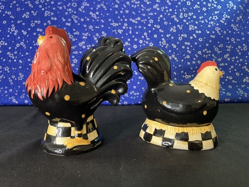 Rooster and Hen Salt and Pepper Shakers Set with Checkered Pattern - Picture 3 of 4