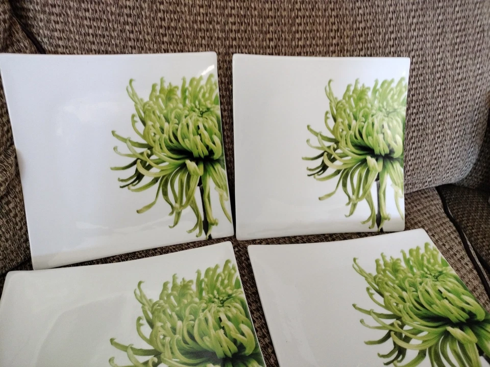 Set Of 4 Crate & Barrel White CB2 9 1/2" Dinner Heavy Square Plate Spider Mum - Image 4 of 4