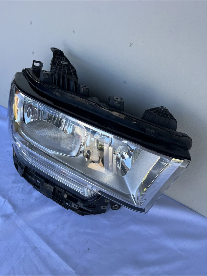 Conjunto de faros halógenos derechos OEM para Dodge Ram 1500 Valeo 2019-2022 Foto 3 de 4