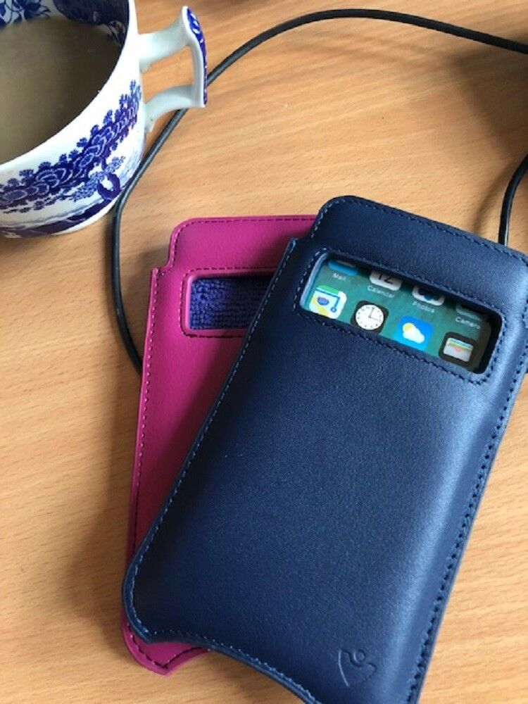 For Apple iPhone X/Xs Case Blue Real Leather NueVue Screen Cleaning Sanitizing Populair NIEUW