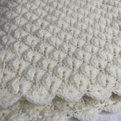 Baby Blanket Cream Vintage color 32" x 30" No Tag - Picture 4 of 4