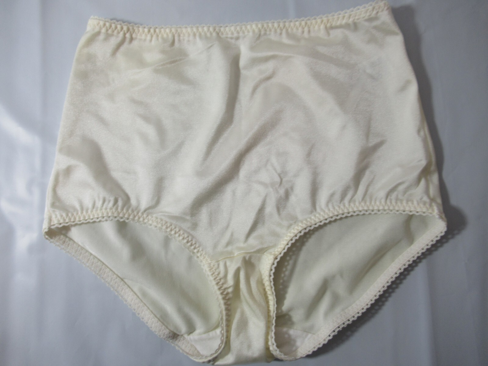 Vtg Vassarette Full Brief Shaper Panties Size L Satin… Gem