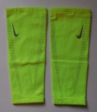 Nike Thermal Fit Legwarmer Adult Unisex Volt/Silver S/M One Pair