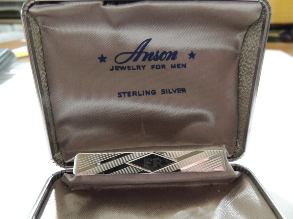 ANSON STERLING SILVER TIECLIP & CUFF LINKS W BOX 24.1 GRAMS "FR" initials - Image 3 of 4