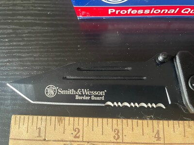 Smith & Wesson SWBG1S Border Guard 10inch Drop Point Folding Combination Knife