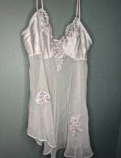Vintage large Frederick's of Hollywood y2k 2000s Bridal Babydoll Chemise White