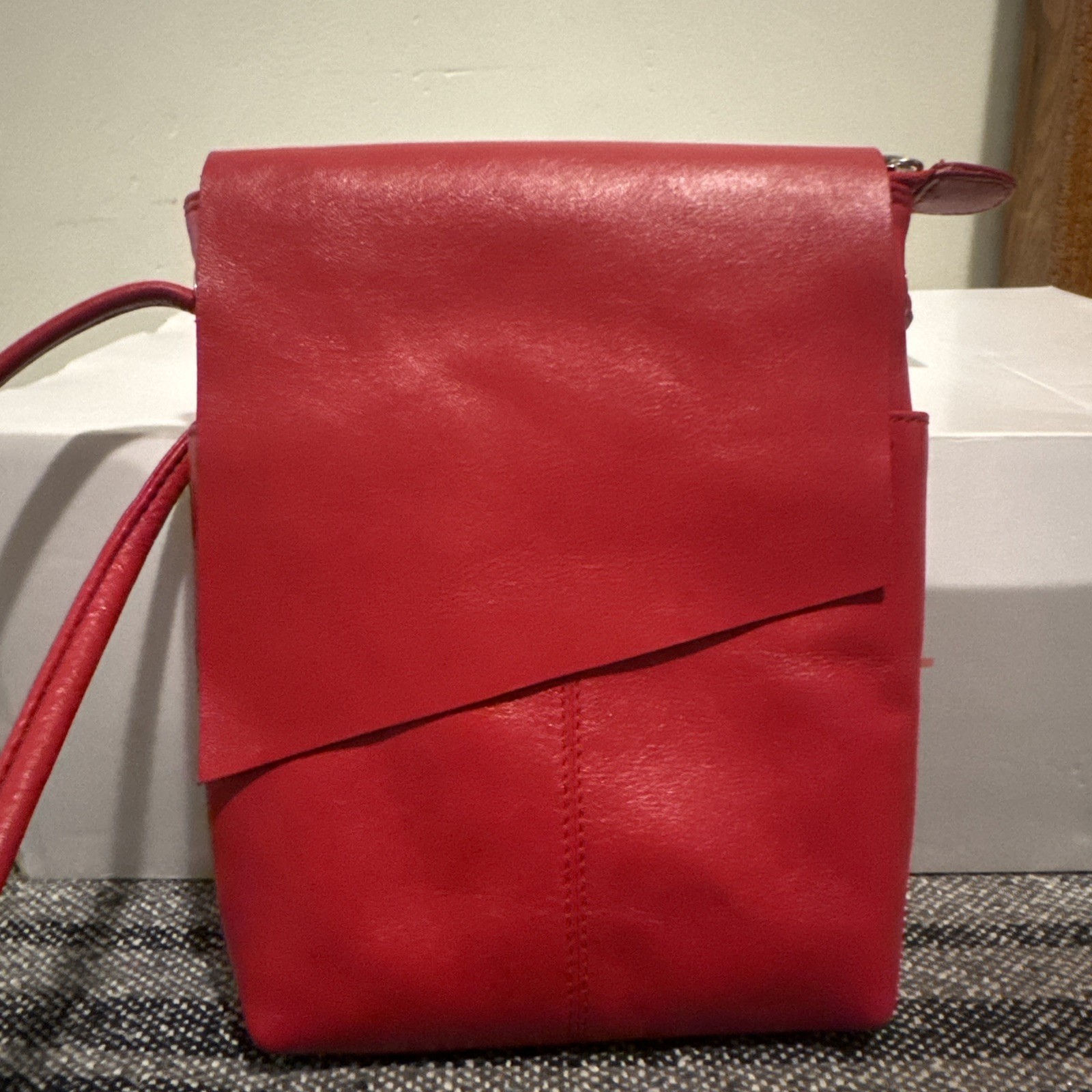 ILI New York RED Leather Shoulder Bag Saddle Flap Crossbody Small Purse