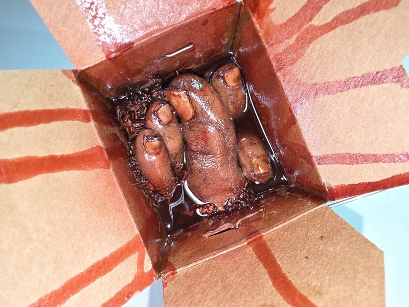 CREEPY CUISINE 5 TOE STIR-FRY CARRYOUT HORROR HALLOWEEN PROP