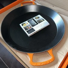 NEW IN BOX LE CREUSET Cast Iron Volcanique FLAME ORANGE PAELLA PAN 13.5” 34CM
