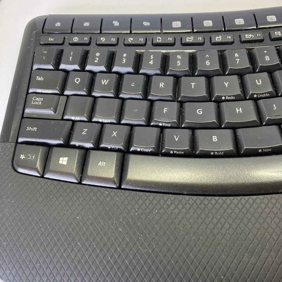 Microsoft Wireless Comfort Desktop 5050 | No USB | *Keyboard Only* - Image 2 of 4