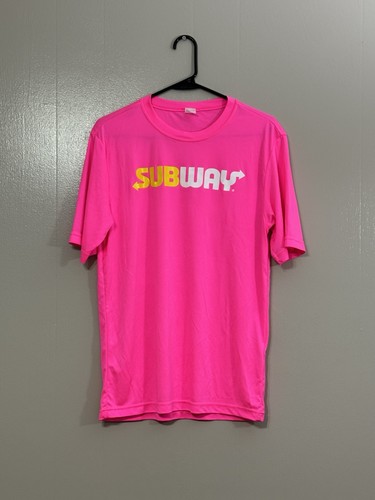Subway Logo T-Shirt Größe Small Pink.      C16