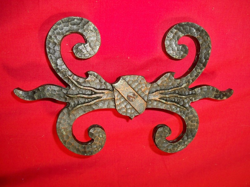 VINTAGE CAST METAL BRACKET OR GATE TOPPER - SHIELD SYMBOL - NICE !!!