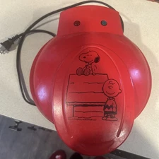 Peanuts Charlie Brown Snoopy Red Waffle Maker Smart Planet Tested Works Great!