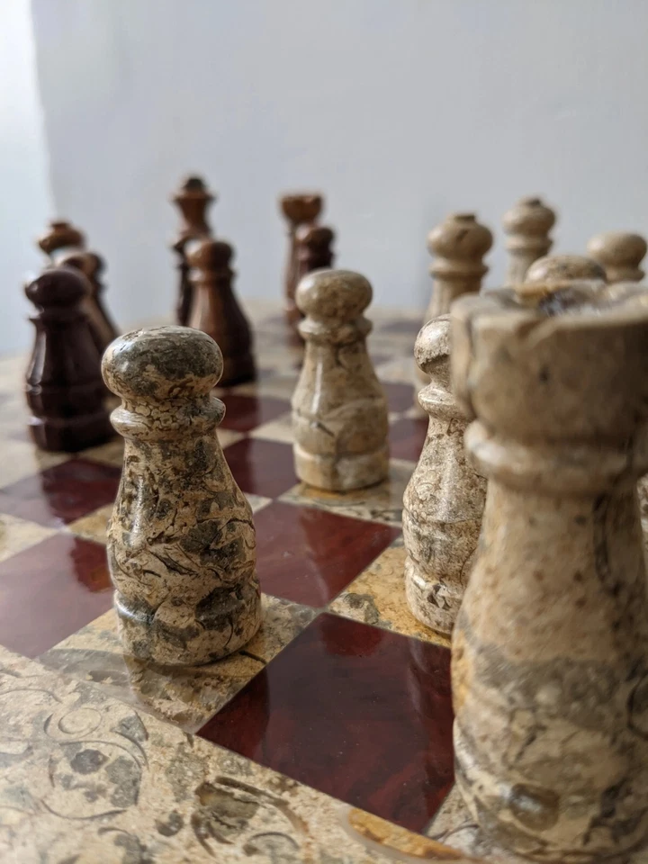 Ручной работы мрамор шахматы комплект коралловый коричневый реальный камень турнир шахматы размер 16 x 16 - Изображение 4 из 4