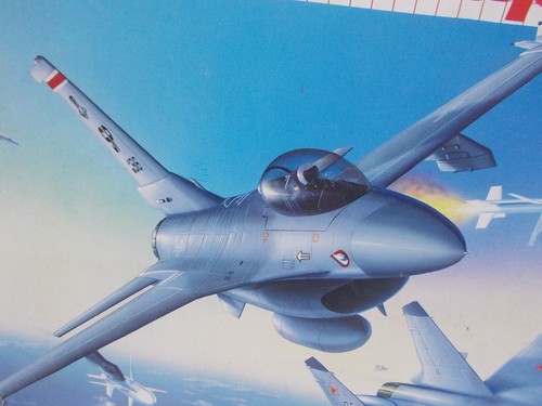 REVELL-#6218-SUPER FIGHTERS-F-16C WILD WEASEL & SU-27-KIT NOT SEALED-1:48 SCALE - Picture 4 of 13
