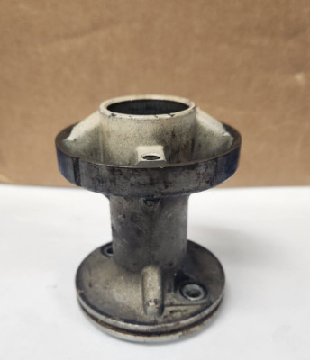 Johnson Evinrude 35HP Outboard Bearing Housing Ay 387023, 0433428, 5008160
