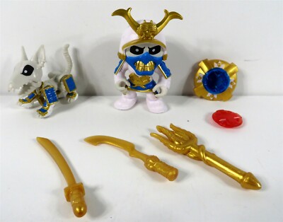 TREASURE X KINGS GOLD Treasure Hunter and Mini Beast