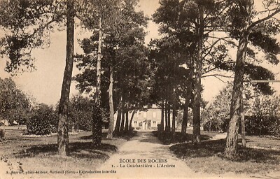 Ecole Des Roches France Postcard