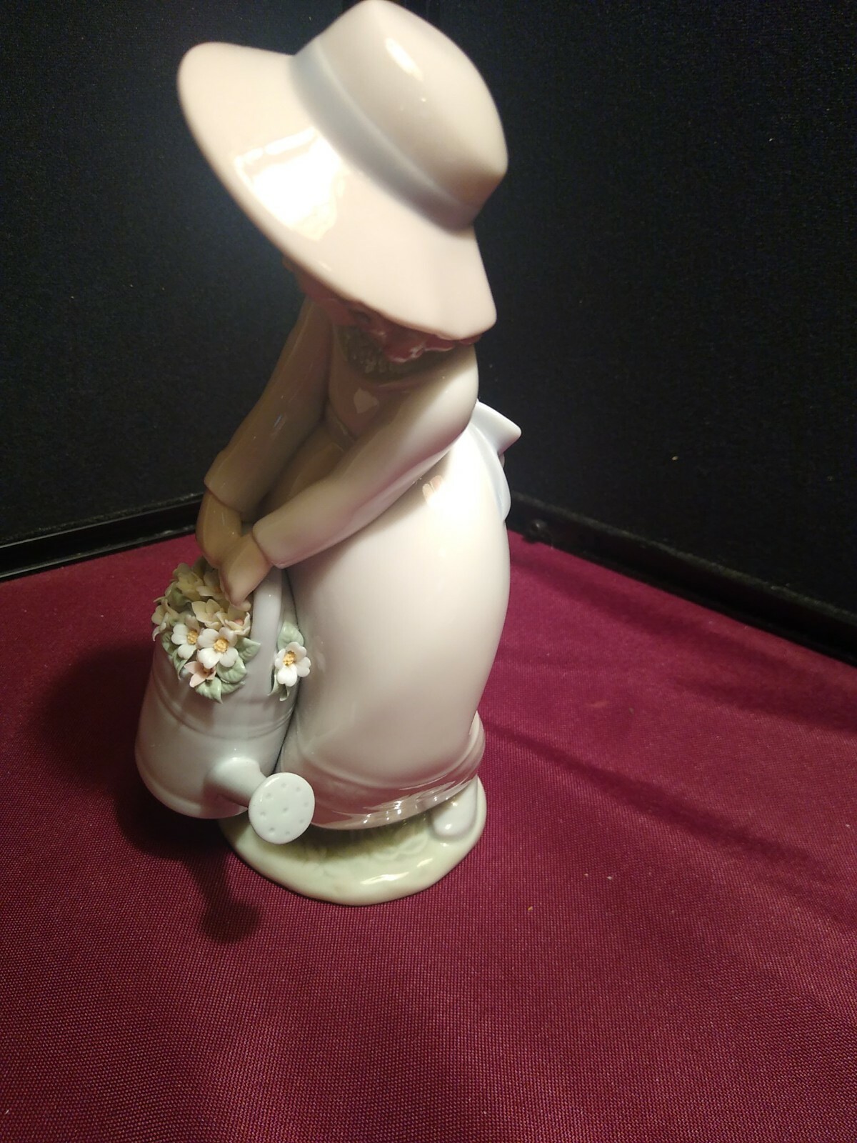 Lladro Springtime Fun Retired. #6876 -2 Missing a few flowers. Klasyczne popularne, tanie
