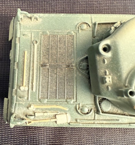 Corgi World War II Series I, M4A3 Sherman Tank Modified (Chicago) - Picture 5 of 14