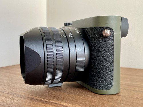 Leica Q2 "REPORTER" Edition 47.3MP Compact Digital Camera Dark Green - Picture 3 of 15