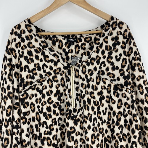 Torrid Top Size 6X Leopard Print Harper Tunic Roll Tab Pockets Flowy Half Zip - Picture 2 of 9