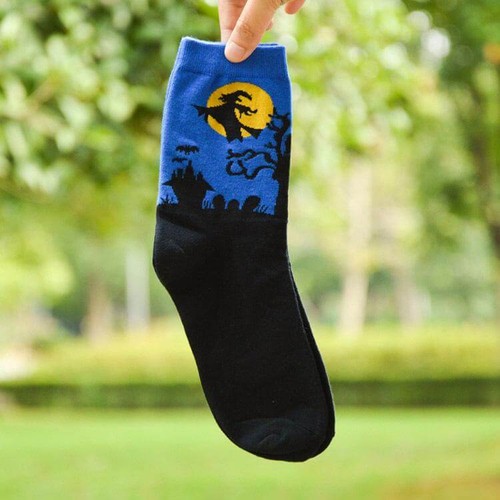 Blue Witch Flying by the Moon Socken - Bild 3 von 4