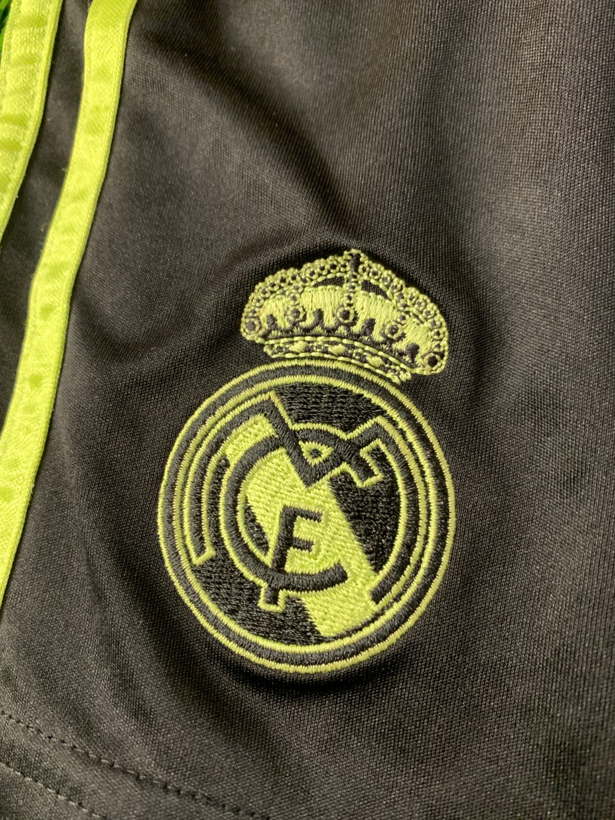 REAL MADRID 2022-2023 FOOTBALL KIT SHIRT JERSEY AND SHORTS THIRD ADIDAS YOUNG XS thumbnail 14