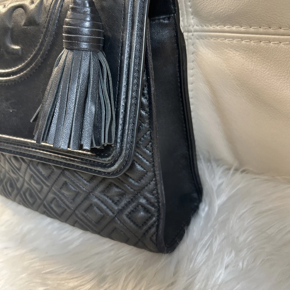 Bolso Tory Burch Fleming Acolchado Convertible Cuero Hombro Negro - Imagen 3 de 4