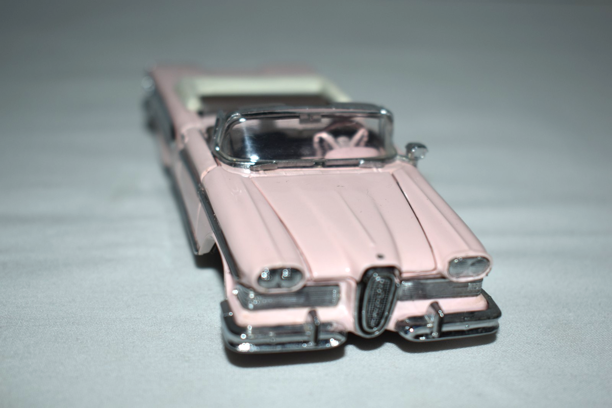 Franklin Mint 1:43 1958 Ford Edsel Citation Convertible Pink