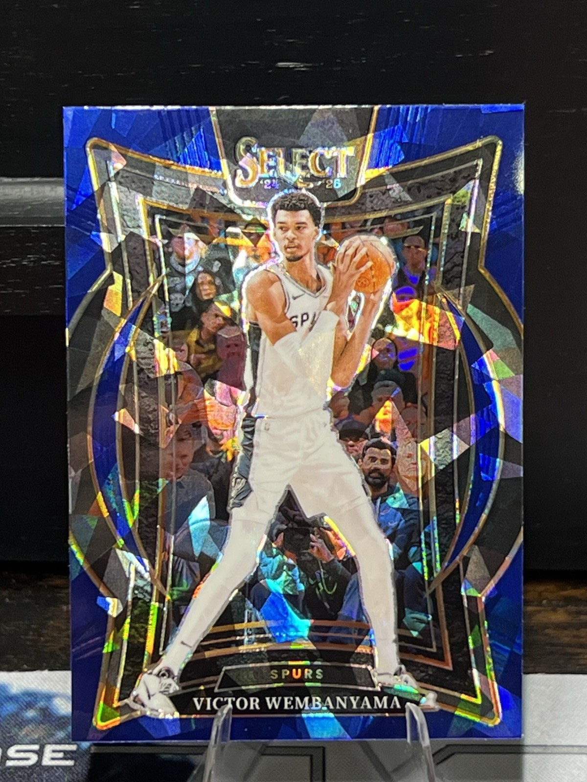 2024-25 Panini Select #9 Victor Wembanyama Blue Cracked Ice Prizm