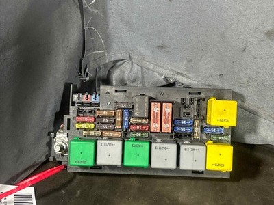 Fits 2006-2009 Mercedes ML350 Engine Fuse Box OEM:1645400072