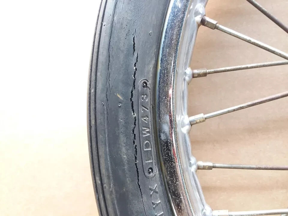 VTG 1974 Yamaha RD 350 RD350 Front Wheel Assembly PJ-18 | eBay VTG 1974 Yamaha RD 350 RD350 Front Wheel Assembly PJ-18 | eBay