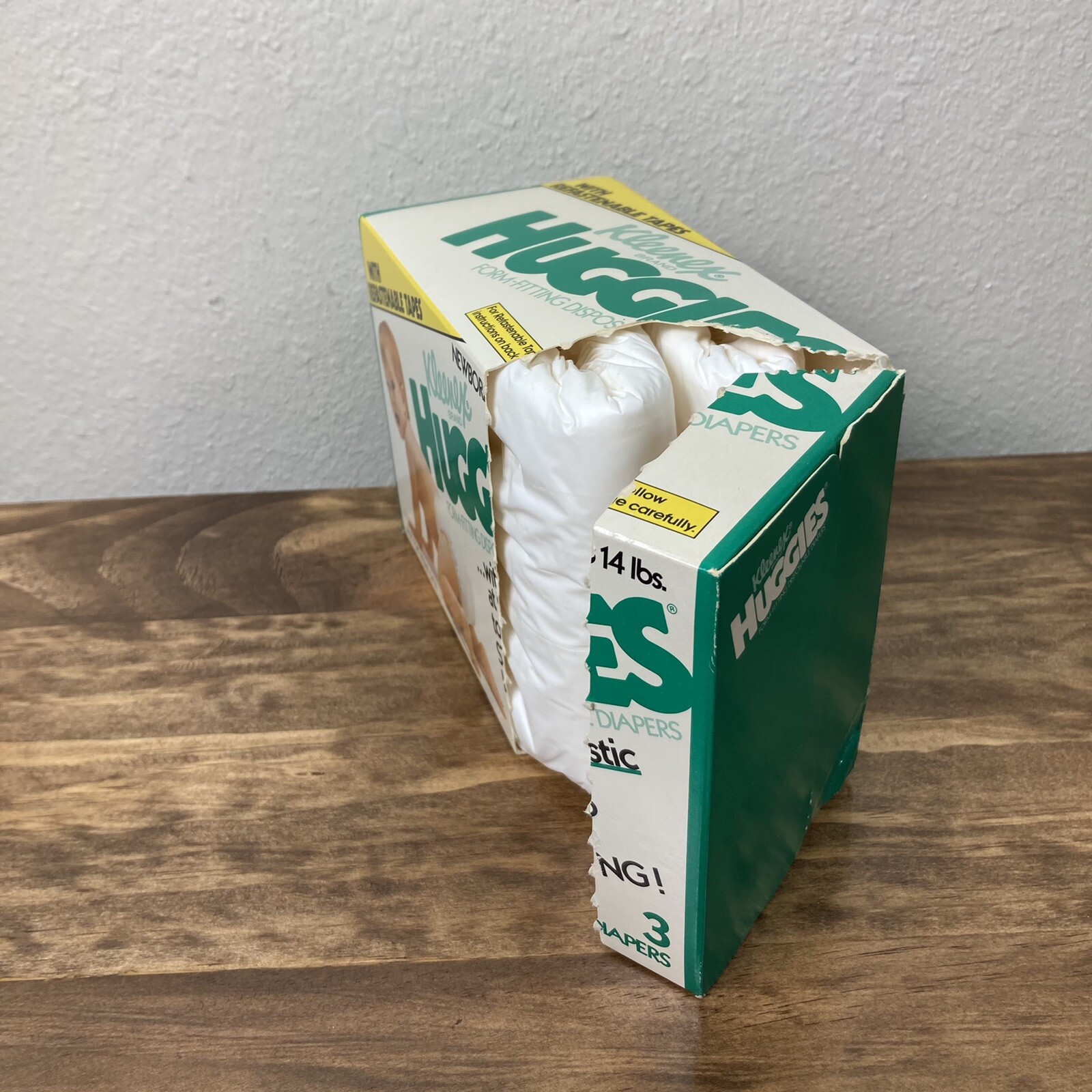 Vintage Huggies Kleenex Diapers 1978 Newborn- 14 Lbs Sample Open Box 2 Diapers