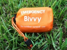 Emergency Sleeping Bag, Survival Bivy Sacks Blanket Blanket Gear with Whistles