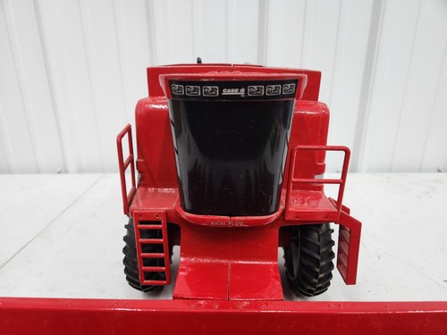 Vintage Original 1/16 Scale Models Case IH 2388 Toy Combine - Picture 6 of 22