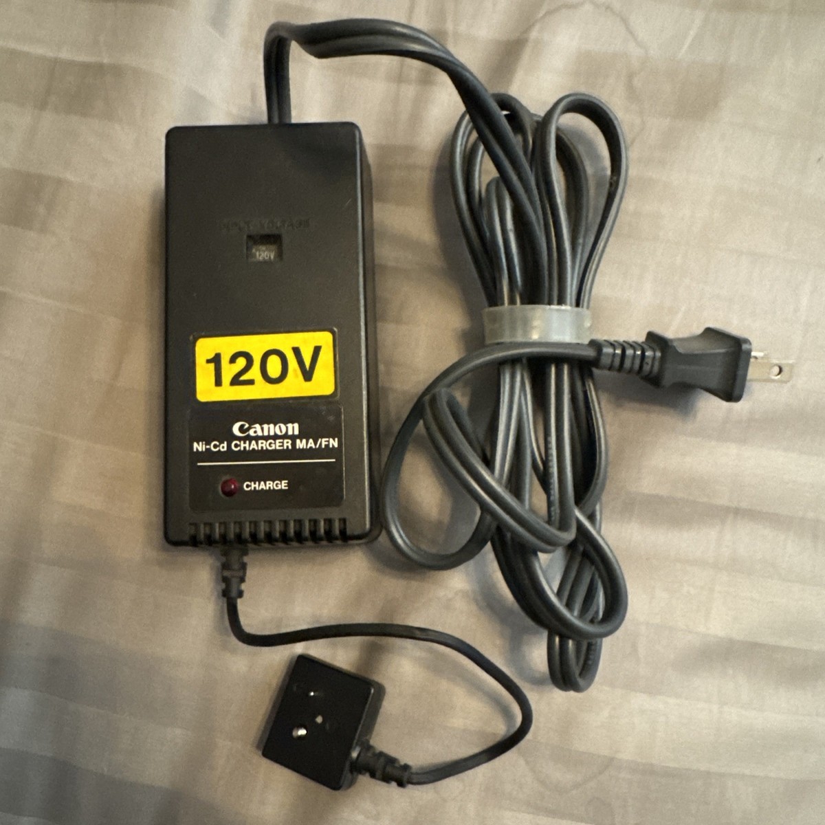 キャノン モータードライブFN＋Ni-Cdチャージャー【バッテリー交換済】 Rare - Canon Ni-Cd Battery Charger MA/FN 120v For F-1 Camera AE