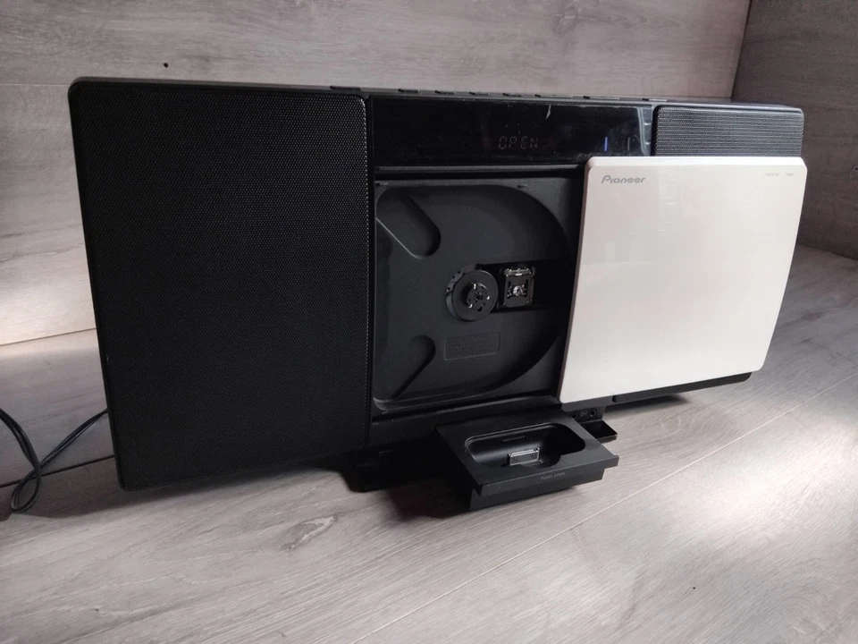 Pioneer X-SMC00BTB Audio System Bluetooth iPod FM CD Slim Micro System VGC - Image 2 of 4