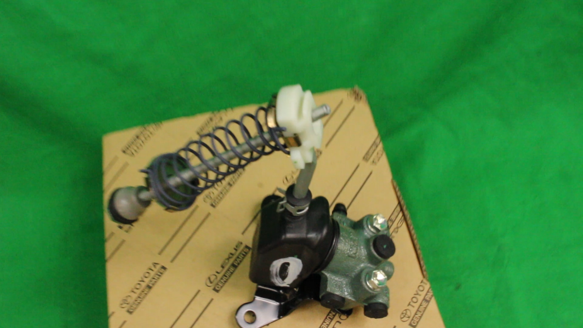 TOYOTA Genuine Hiace KLH1# 2# LXH1# 2# LOAD SENSING W/SPRING VALVE