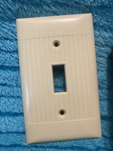 Vintage 60s Sierra Ribbed Mid Century Deco Switch Cover Wall Plate - Picture 7 of 9