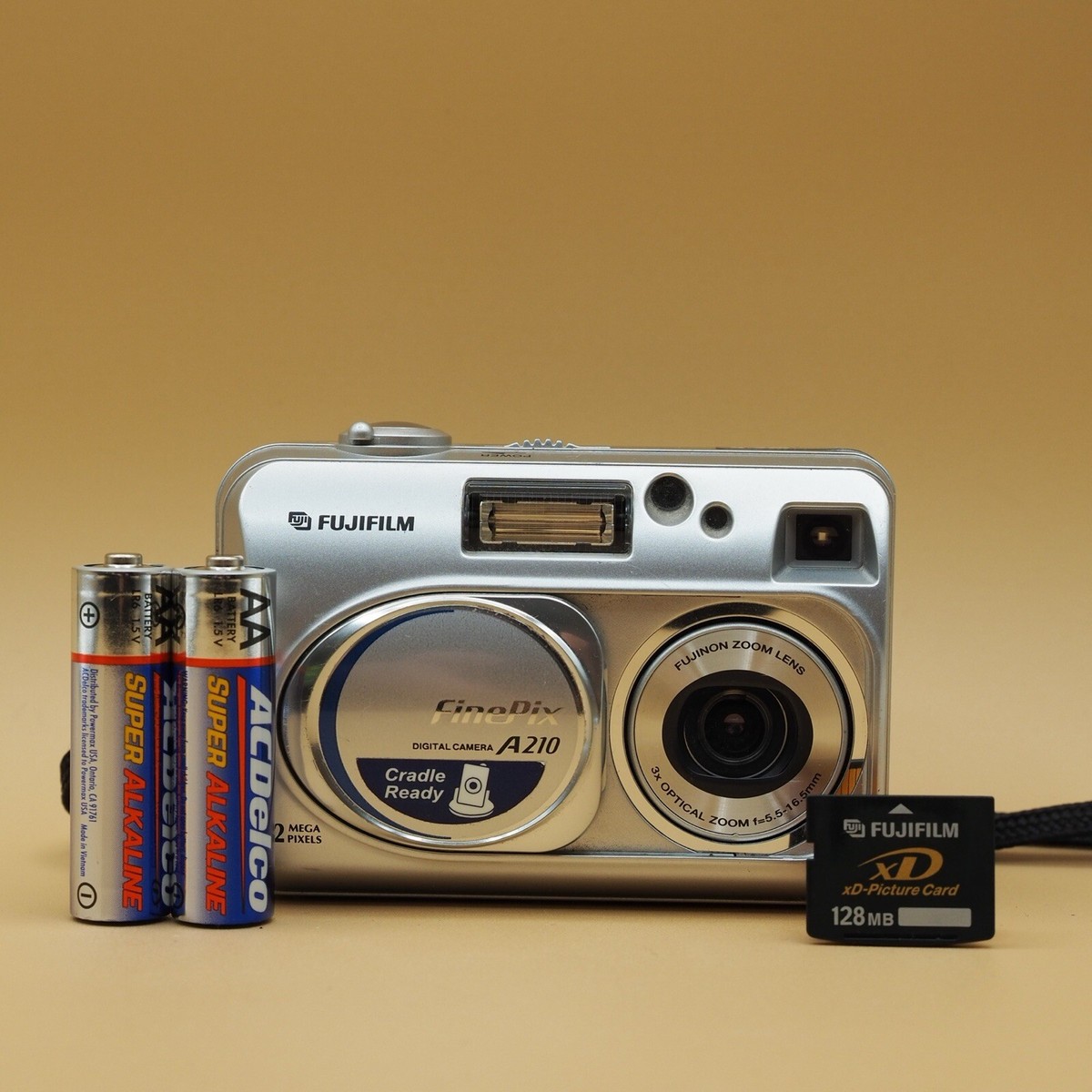 Fujifilm FinePix A210 3.2MP デジタルカメラ 動作確認済み Fujifilm FinePix A210 3.2MP デジタルカメラ 動作確認済み
