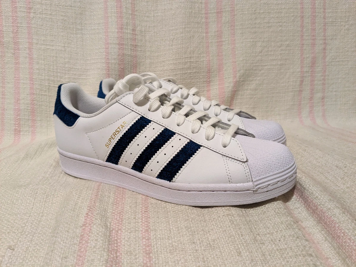 adidas White Dark Blue Gold Felt Stripe H00189 Men&#039;s Shoe Size 8 |