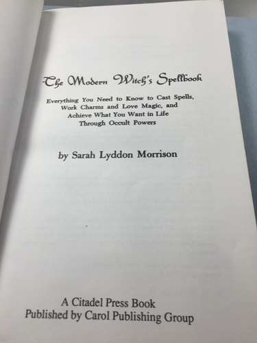 The Modern Witch's Spellbook by Sarah Lyddon Morrison - Picture 6 of 11