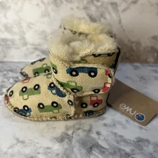 NWT EMU Infant Baby Bootie 0-6 Month Australian Sheepskin Truck Print