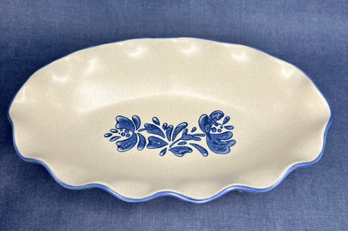 Pfaltzgraff Yorktowne Ruffled Relish Dish 9x5" Vintage USA