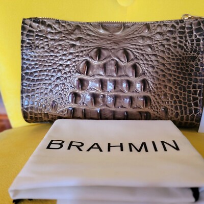 NWT Authentic Brahmin Daisy Wristlet COFFEE  Melbourne Genuine LTHR   Trending!